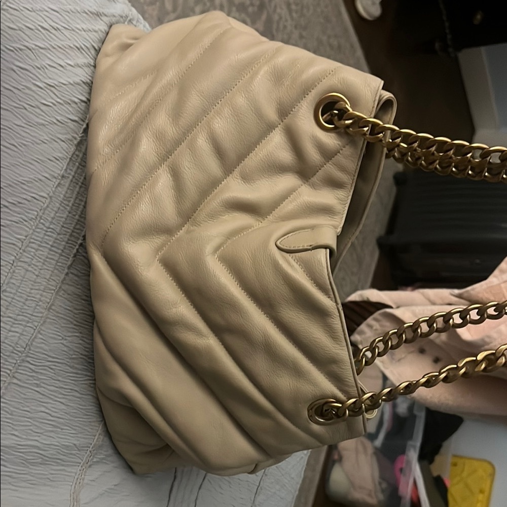 Elegant Cream Quilted Shoulder Bag